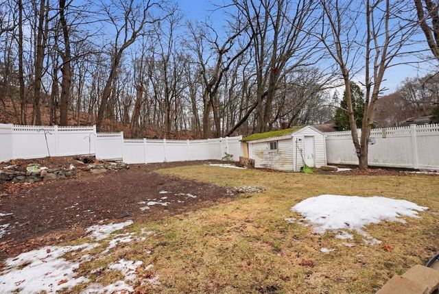 86 Indian Rd, Waltham, MA 02451