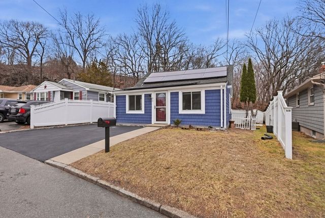 86 Indian Rd, Waltham, MA 02451