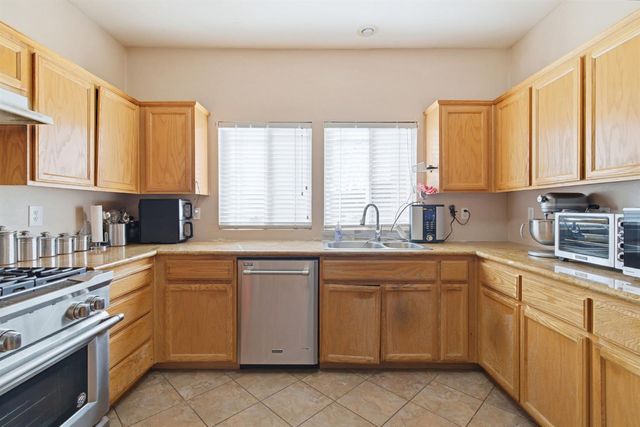 2147 Sorrel Dr, Turlock, CA 95380