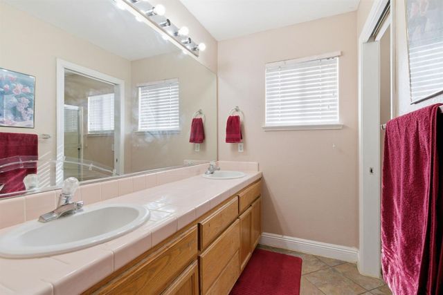 2147 Sorrel Dr, Turlock, CA 95380