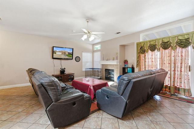 2147 Sorrel Dr, Turlock, CA 95380