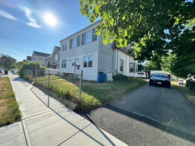 156 Billiings St 1, Quincy, MA 02171