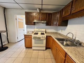 156 Billiings St 1, Quincy, MA 02171