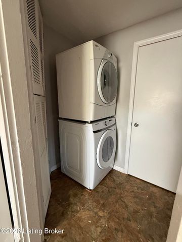 3851 S 5th St, Louisville, KY 40214