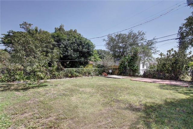 3500 SW 26th St A, Miami, FL 33133