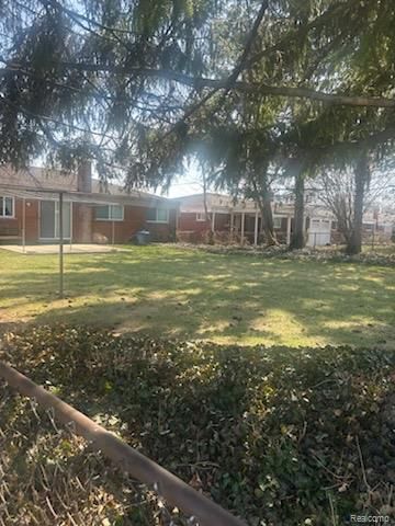 27463 Bonnie Drive, Warren, MI 48093