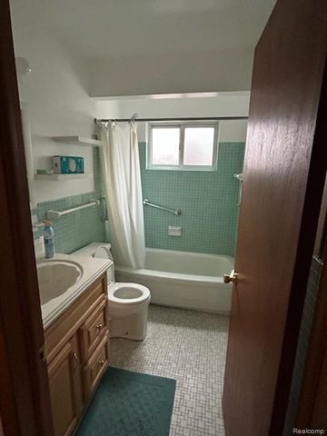 27463 Bonnie Drive, Warren, MI 48093