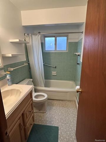 27463 Bonnie Drive, Warren, MI 48093