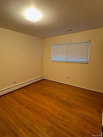 27463 Bonnie Drive, Warren, MI 48093