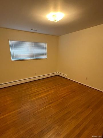 27463 Bonnie Drive, Warren, MI 48093