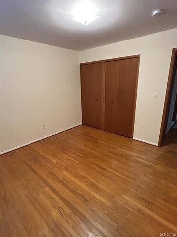 27463 Bonnie Drive, Warren, MI 48093