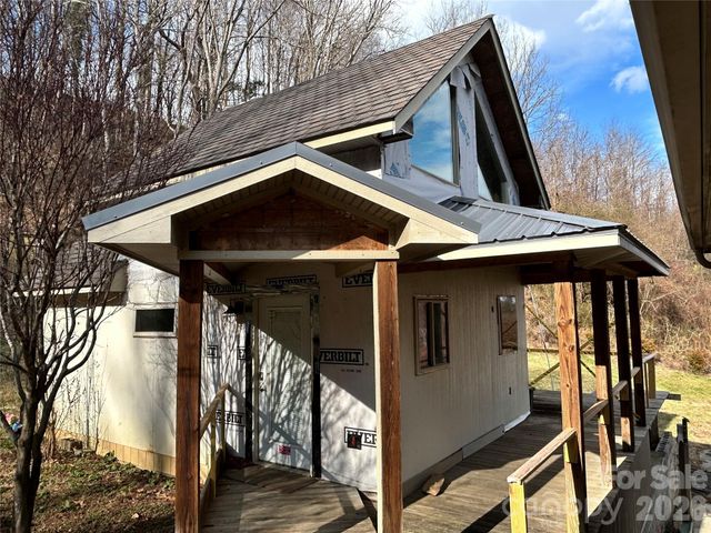 330 Potts Drive, Waynesville, NC 28785