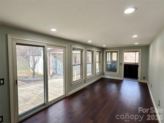 330 Potts Drive, Waynesville, NC 28785