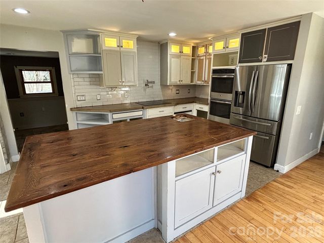 330 Potts Drive, Waynesville, NC 28785