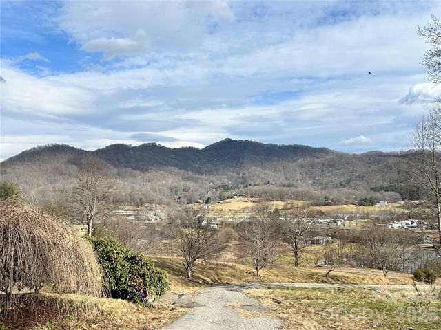 330 Potts Drive, Waynesville, NC 28785