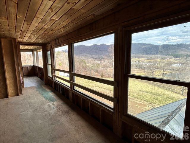 330 Potts Drive, Waynesville, NC 28785