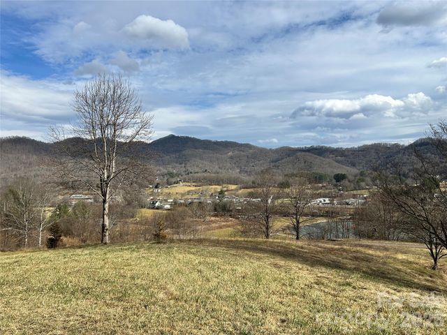 330 Potts Drive, Waynesville, NC 28785