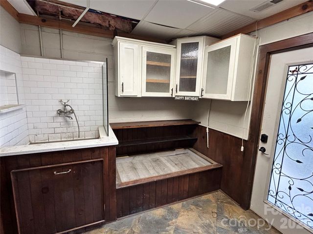 330 Potts Drive, Waynesville, NC 28785