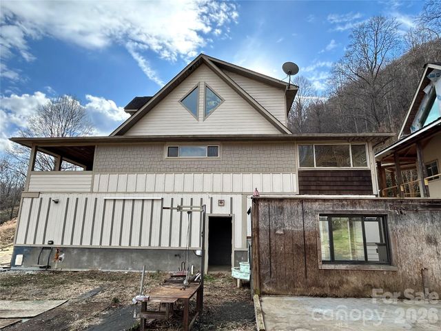 330 Potts Drive, Waynesville, NC 28785