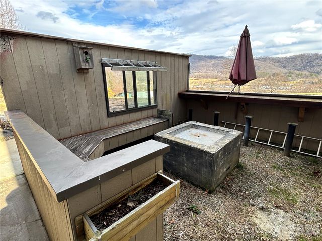 330 Potts Drive, Waynesville, NC 28785