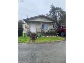 93840 HIGH Ln, Coos Bay, OR 97420
