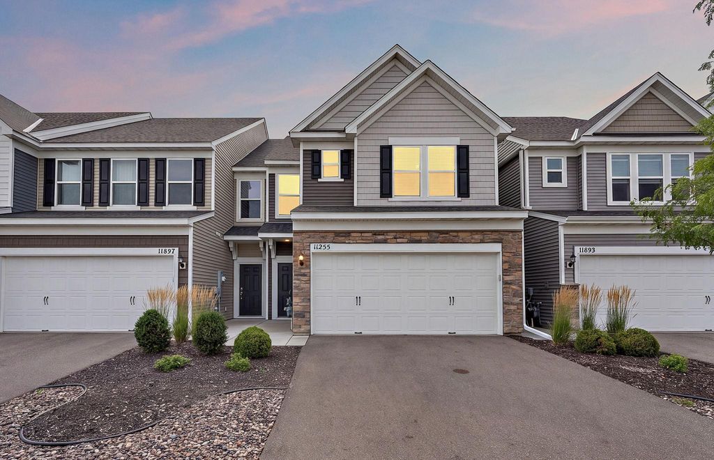 11255 Crestbury Drive, Woodbury, MN 55129 — exterior