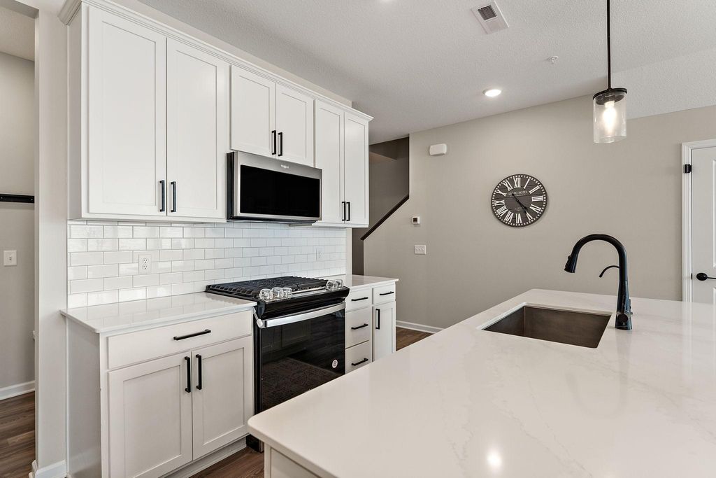 11255 Crestbury Drive, Woodbury, MN 55129 — photo 5