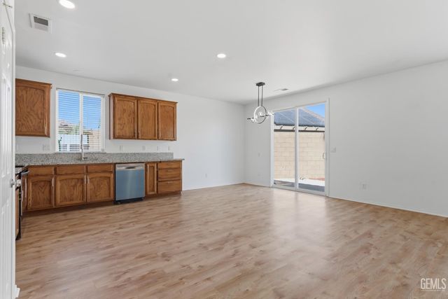 11910 Compass Avenue, Bakersfield, CA 93312