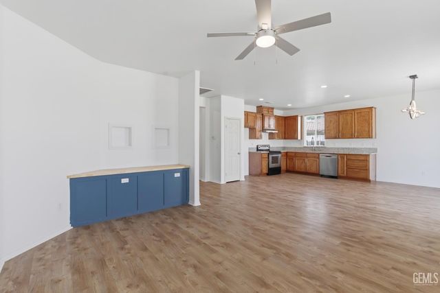 11910 Compass Avenue, Bakersfield, CA 93312