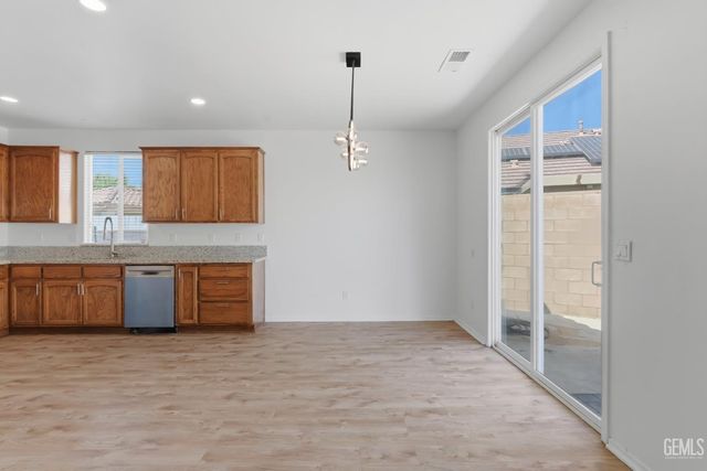 11910 Compass Avenue, Bakersfield, CA 93312