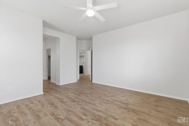 11910 Compass Avenue, Bakersfield, CA 93312