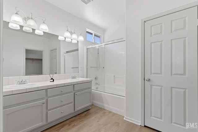 11910 Compass Avenue, Bakersfield, CA 93312