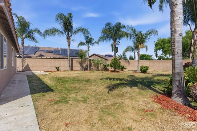 11910 Compass Avenue, Bakersfield, CA 93312