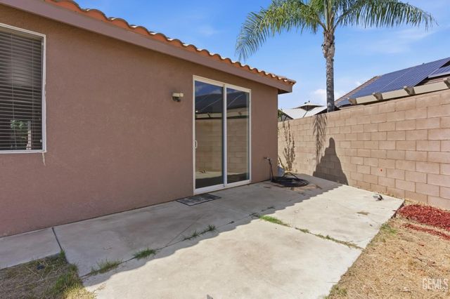 11910 Compass Avenue, Bakersfield, CA 93312