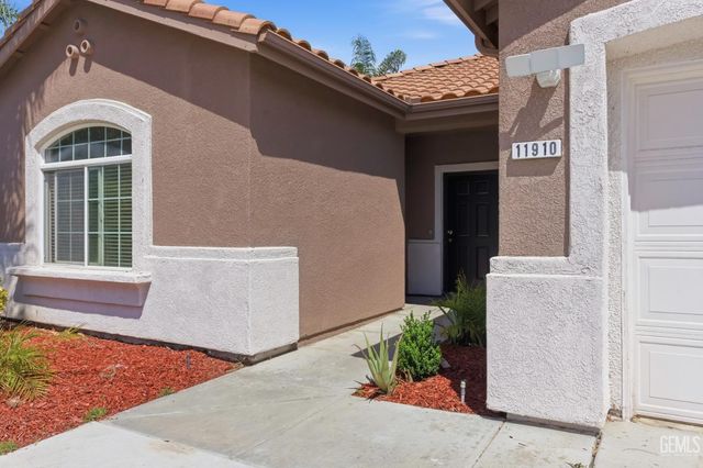 11910 Compass Avenue, Bakersfield, CA 93312