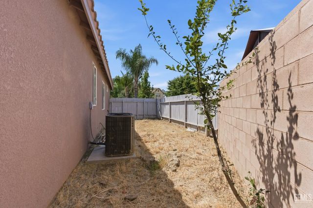 11910 Compass Avenue, Bakersfield, CA 93312