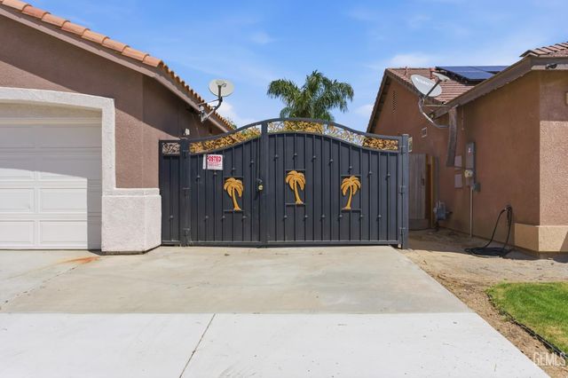 11910 Compass Avenue, Bakersfield, CA 93312