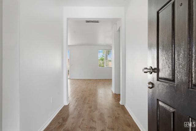 11910 Compass Avenue, Bakersfield, CA 93312