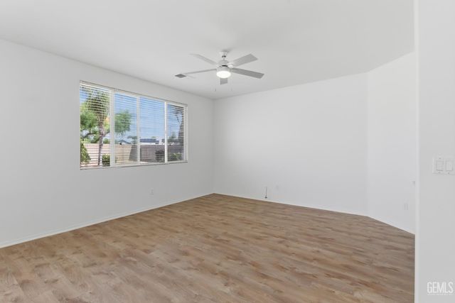 11910 Compass Avenue, Bakersfield, CA 93312