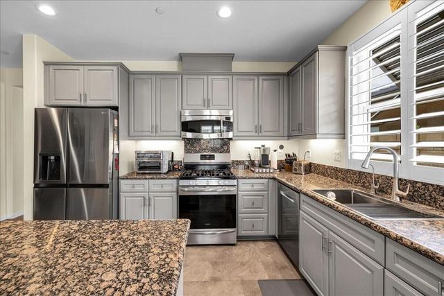 3909 Blue Sky Way, Palm Springs, CA 92262