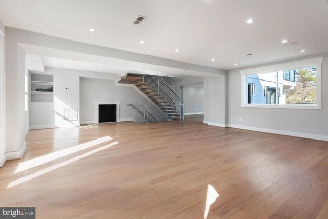 2100 S PIERCE ST, Arlington, VA 22202