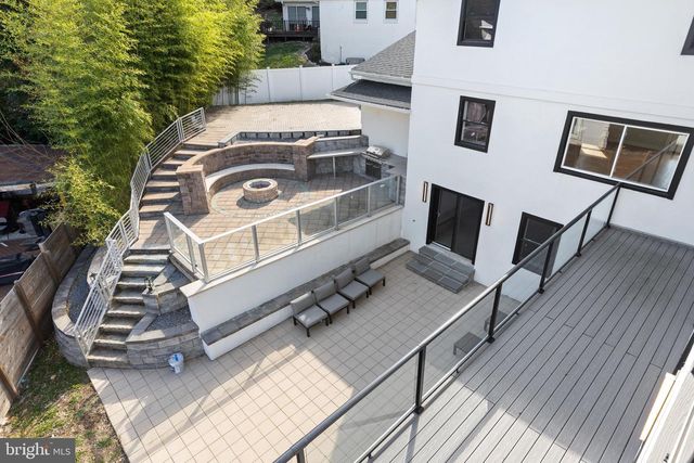 2100 S PIERCE ST, Arlington, VA 22202