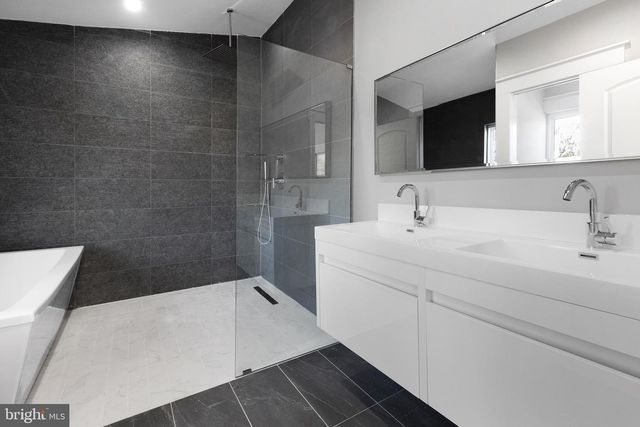 2100 S PIERCE ST, Arlington, VA 22202