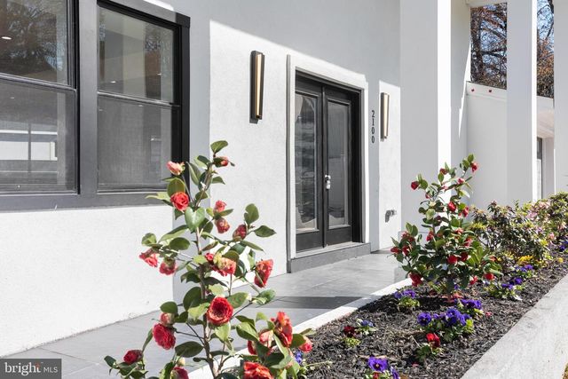 2100 S PIERCE ST, Arlington, VA 22202