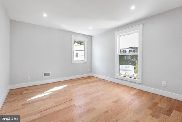 2100 S PIERCE ST, Arlington, VA 22202