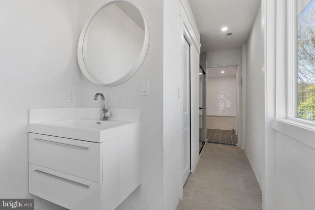 2100 S PIERCE ST, Arlington, VA 22202