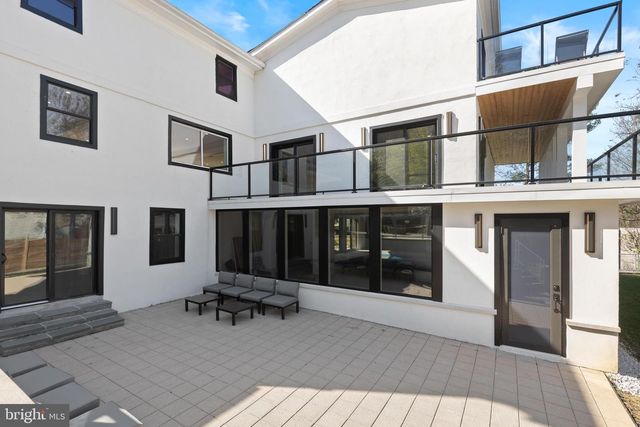 2100 S PIERCE ST, Arlington, VA 22202