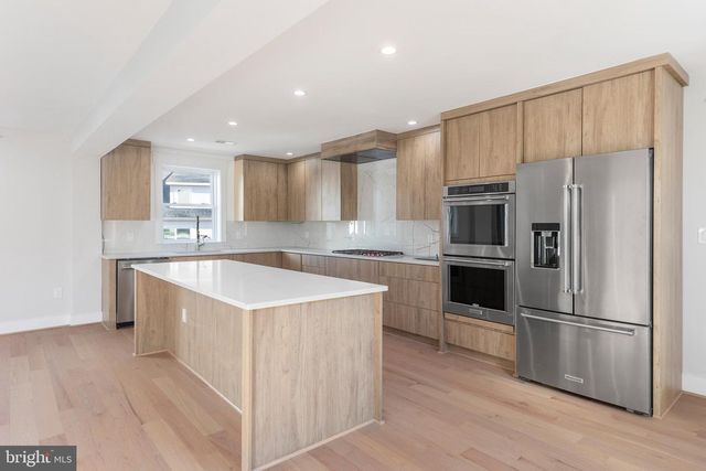 2100 S PIERCE ST, Arlington, VA 22202