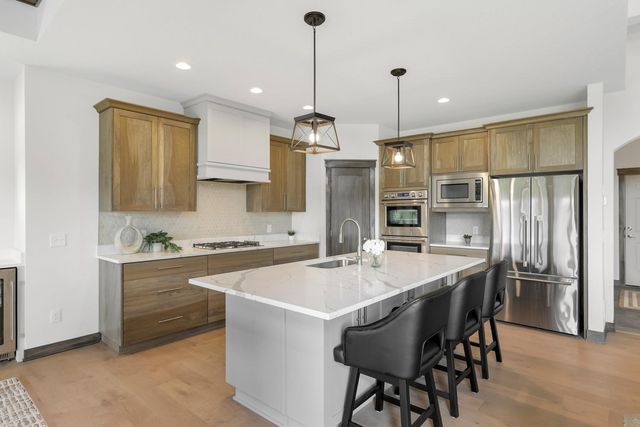 2490 179th Avenue NE, Ham Lake, MN 55304