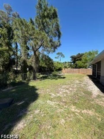 8093 Caloosa RD, Fort Myers, FL 33967